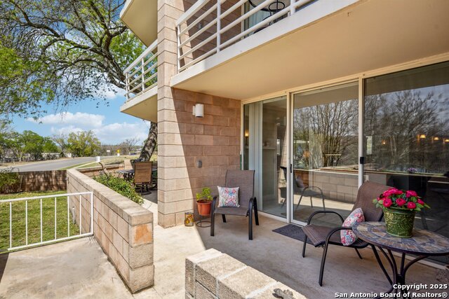 Listing photo id 27 for 1000 Guadalupe St  1d & G3