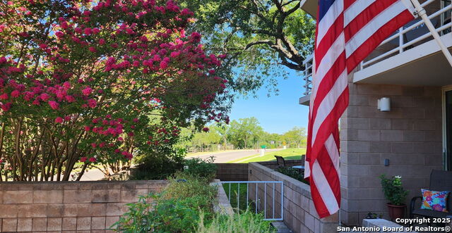 Listing photo id 28 for 1000 Guadalupe St  1d & G3