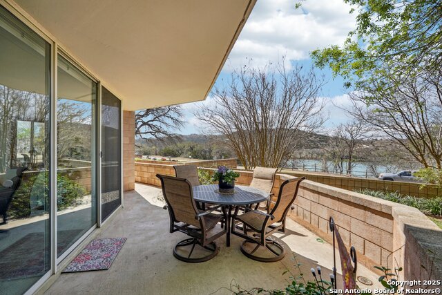 Listing photo id 30 for 1000 Guadalupe St  1d & G3