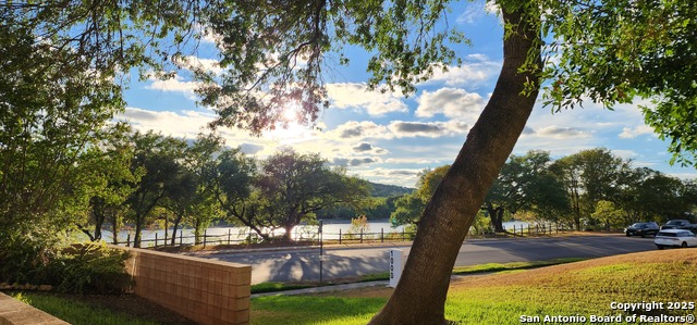 Listing photo id 33 for 1000 Guadalupe St  1d & G3