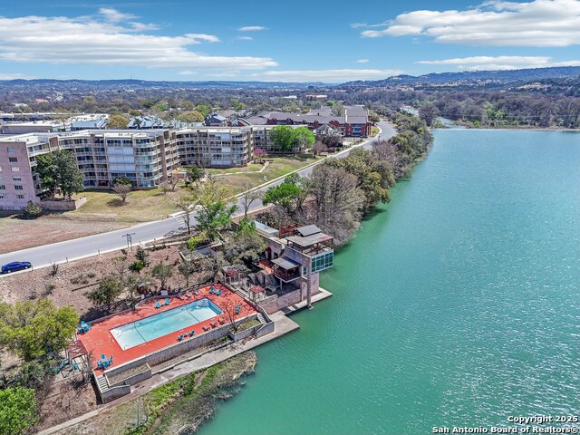 Listing photo id 3 for 1000 Guadalupe St  1d & G3