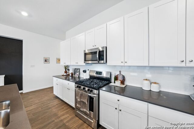 Image 20 of 61 For 31921 Tableau Ave