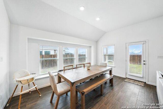 Image 25 of 61 For 31921 Tableau Ave