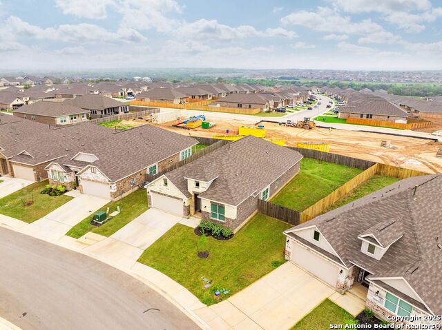 Image 29 of 61 For 31921 Tableau Ave