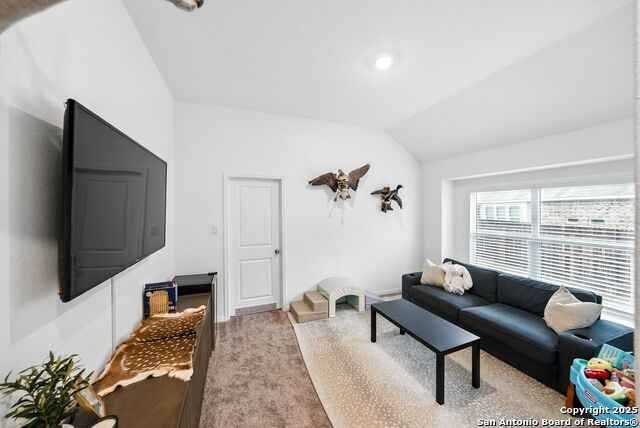 Image 4 of 61 For 31921 Tableau Ave