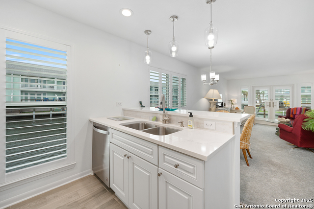 Image 13 of 40 For 706 Lauderdale  706