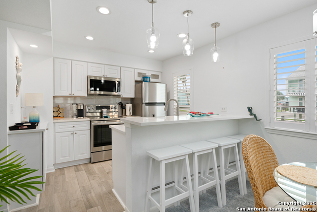 Image 18 of 40 For 706 Lauderdale  706