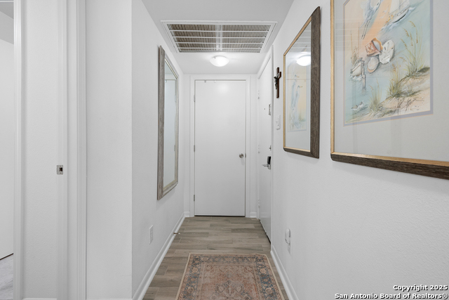 Image 23 of 40 For 706 Lauderdale  706