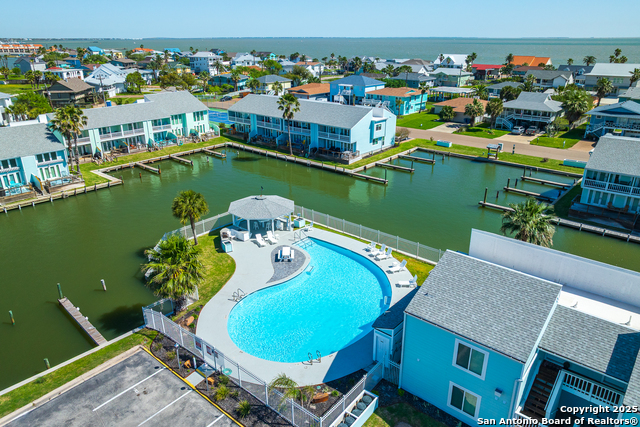 Image 24 of 40 For 706 Lauderdale  706