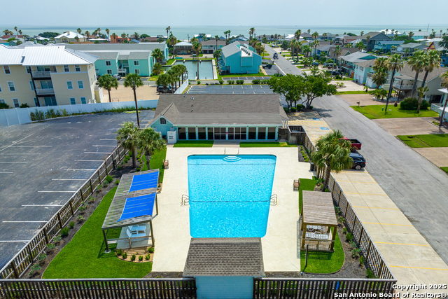 Image 30 of 40 For 706 Lauderdale  706