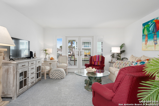 Image 32 of 40 For 706 Lauderdale  706