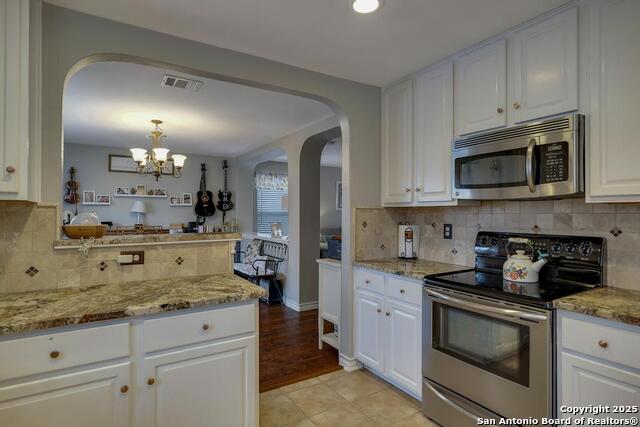 Listing photo id 9 for 12731 Avens Arbor