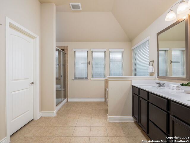 Listing photo id 10 for 3620 Tor Lane