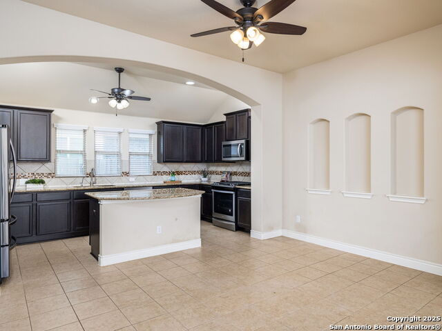 Listing photo id 4 for 3620 Tor Lane