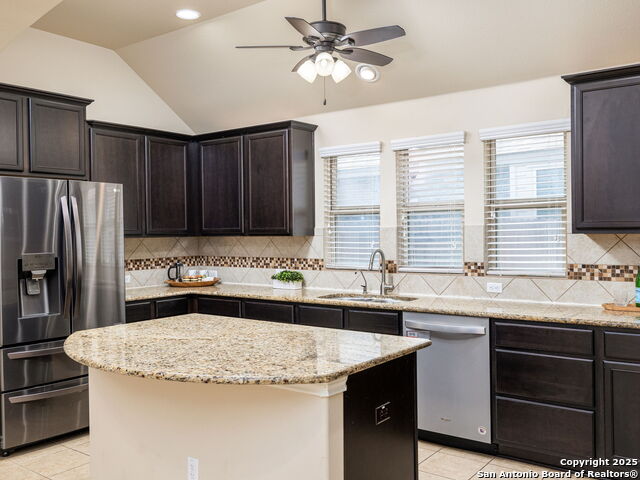 Listing photo id 5 for 3620 Tor Lane