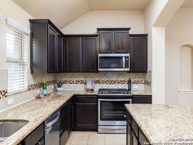 Listing photo id 6 for 3620 Tor Lane