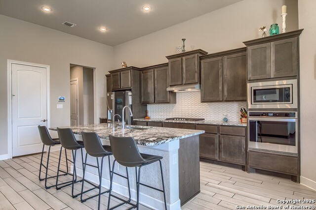Image 7 of 34 For 527 James Way