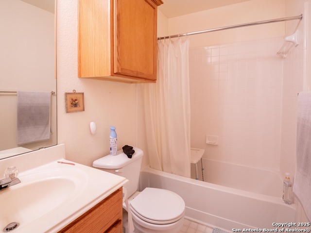 Listing photo id 11 for 16801 Trevin