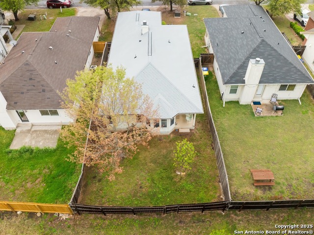 Listing photo id 15 for 16801 Trevin