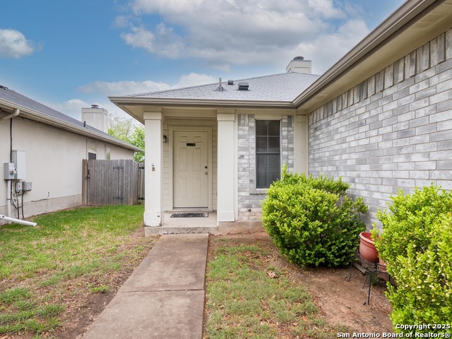 Listing photo id 0 for 16801 Trevin