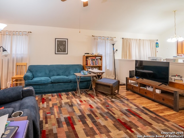 Listing photo id 2 for 16801 Trevin