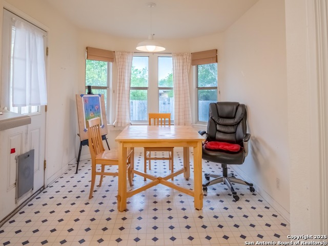 Listing photo id 4 for 16801 Trevin