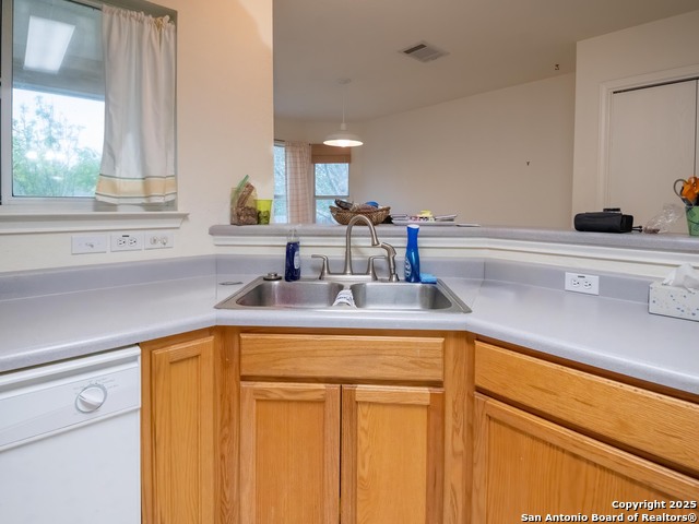 Listing photo id 6 for 16801 Trevin