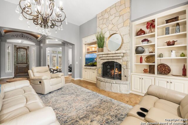 Listing photo id 8 for 15610 Chinquapin