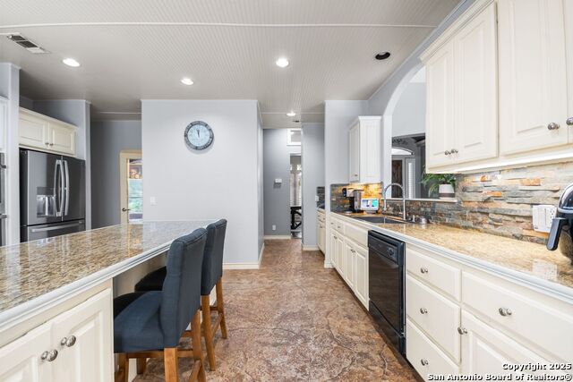 Listing photo id 10 for 15610 Chinquapin