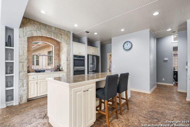 Listing photo id 11 for 15610 Chinquapin