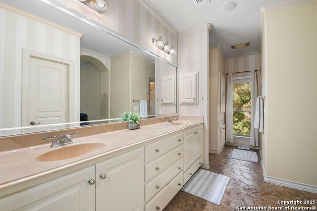 Listing photo id 18 for 15610 Chinquapin