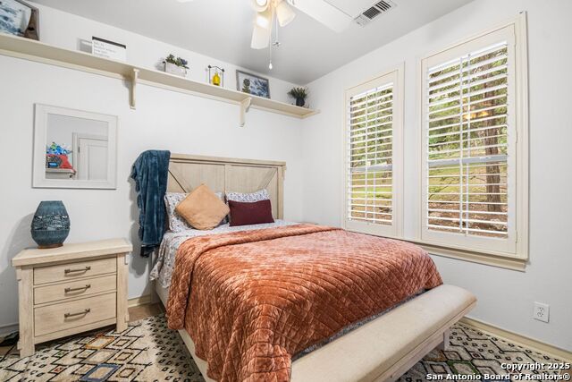 Listing photo id 24 for 15610 Chinquapin
