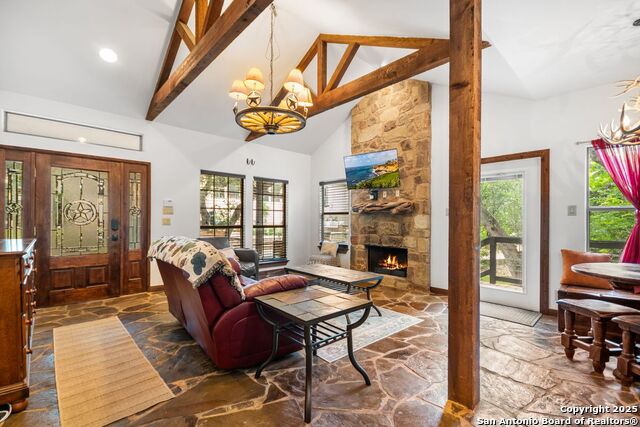 Listing photo id 33 for 15610 Chinquapin