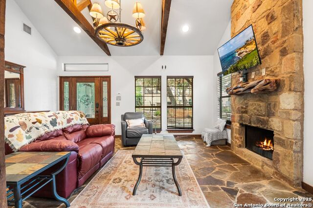 Listing photo id 35 for 15610 Chinquapin
