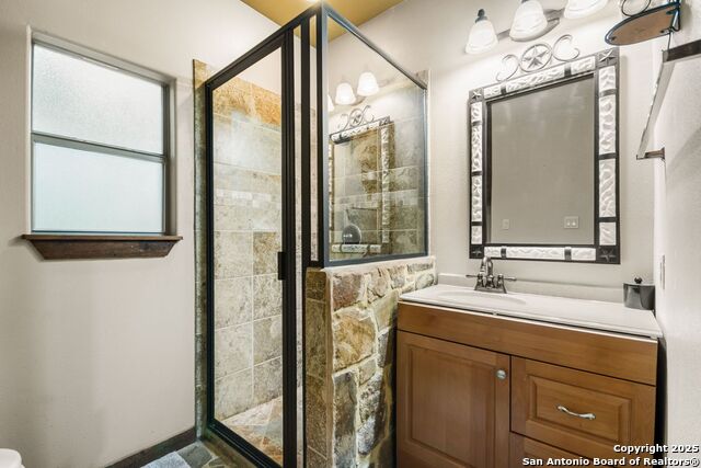 Listing photo id 39 for 15610 Chinquapin
