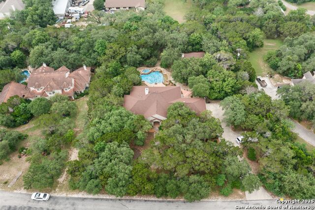 Listing photo id 41 for 15610 Chinquapin