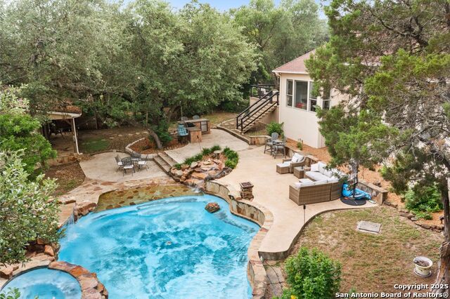 Listing photo id 43 for 15610 Chinquapin