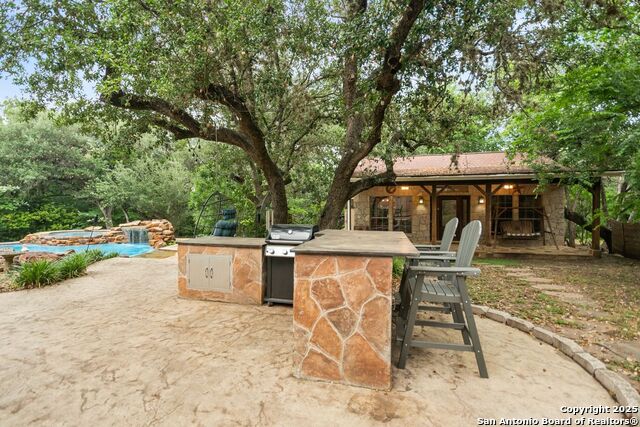 Listing photo id 46 for 15610 Chinquapin