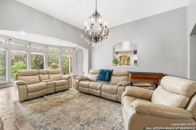 Listing photo id 5 for 15610 Chinquapin