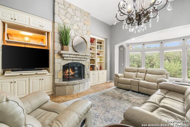 Listing photo id 7 for 15610 Chinquapin