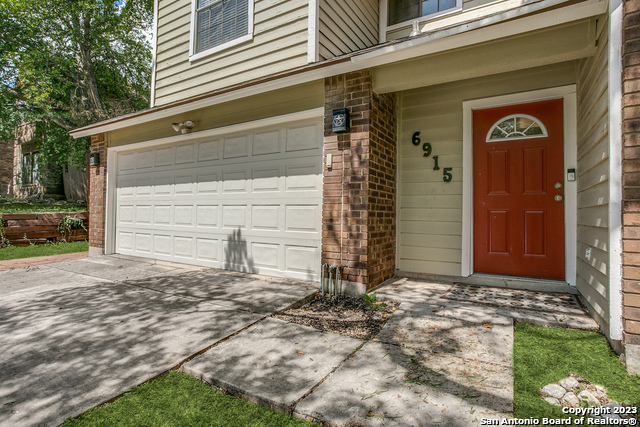 Image 3 of 25 For 6915 Raintree Frst