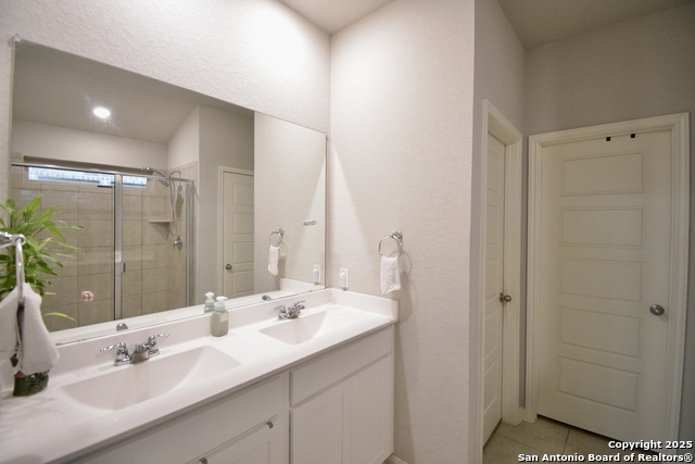 Listing photo id 15 for 12112 Icon Ridge