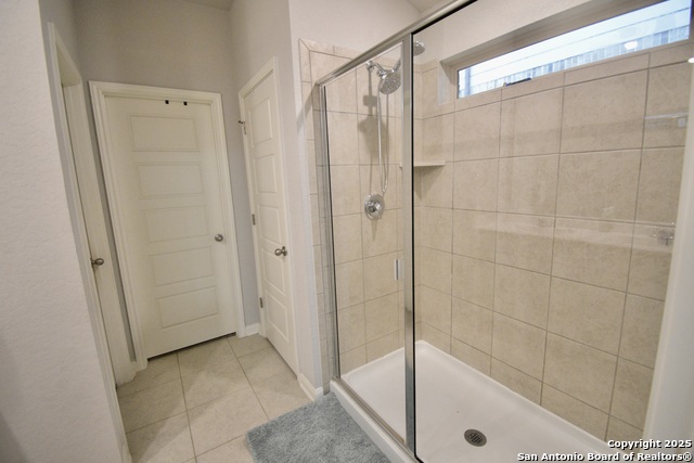 Listing photo id 16 for 12112 Icon Ridge