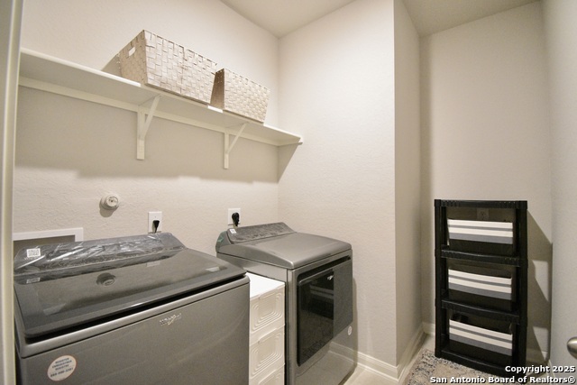 Listing photo id 24 for 12112 Icon Ridge