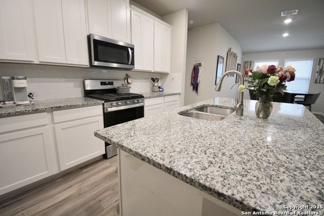 Listing photo id 6 for 12112 Icon Ridge