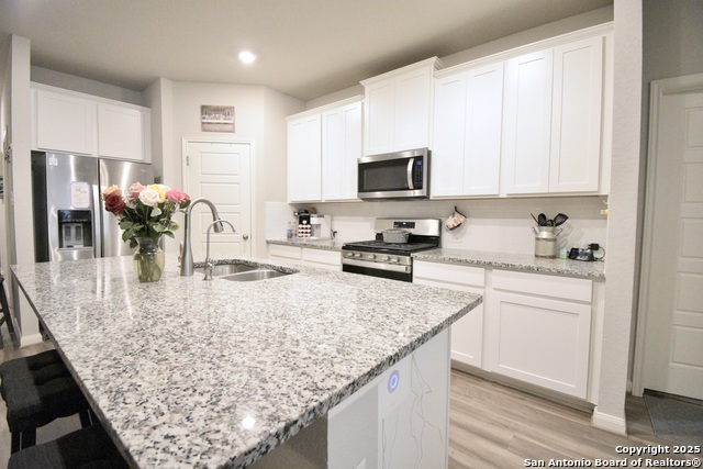 Listing photo id 7 for 12112 Icon Ridge