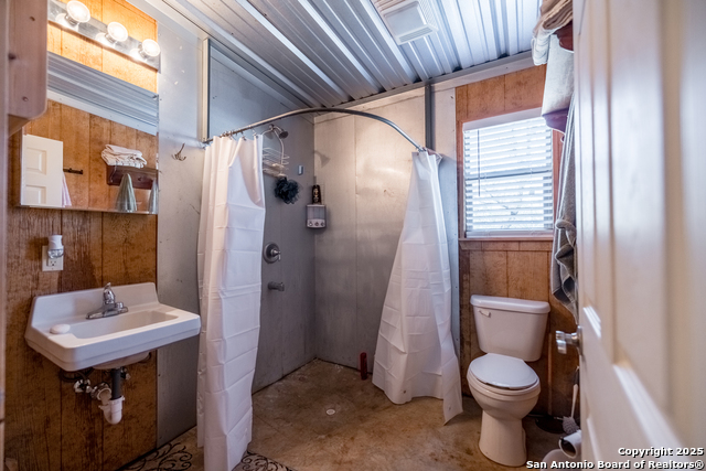 Image 26 of 53 For 4632 Onion Creek Road