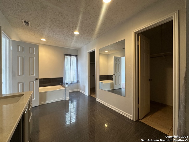 Image 25 of 35 For 21502 Tenore