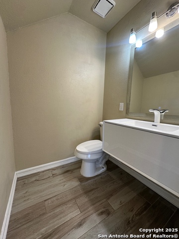 Image 30 of 35 For 21502 Tenore