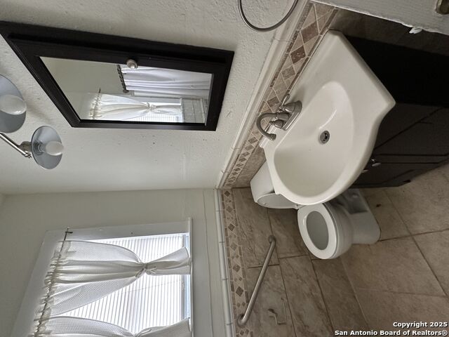 Image 20 of 66 For 311 Ashby E